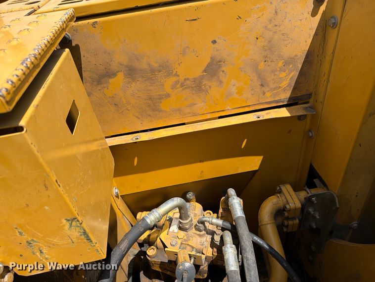 image for item FI0284 2004 Caterpillar 321C LCR excavator