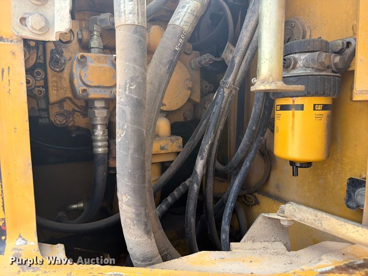 image for item FI0284 2004 Caterpillar 321C LCR excavator