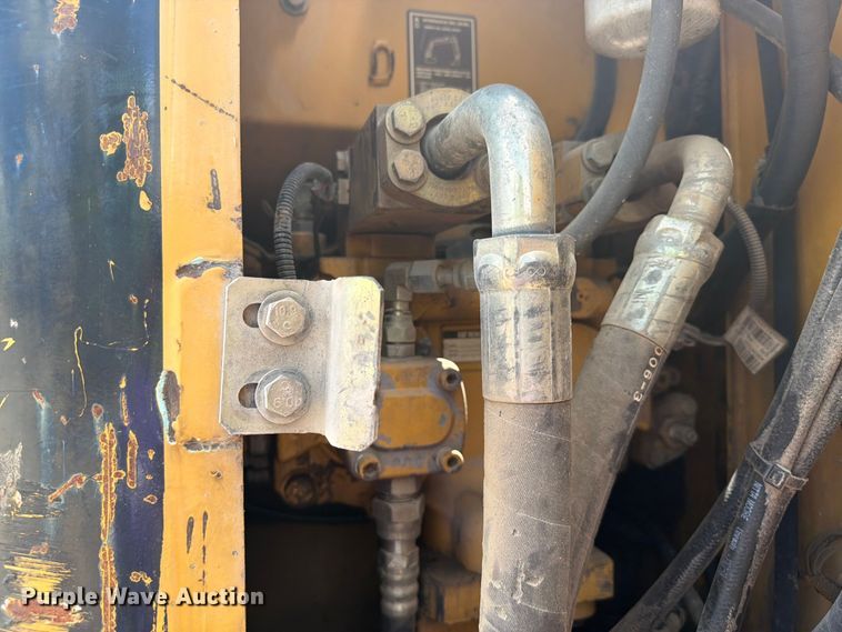 image for item FI0284 2004 Caterpillar 321C LCR excavator