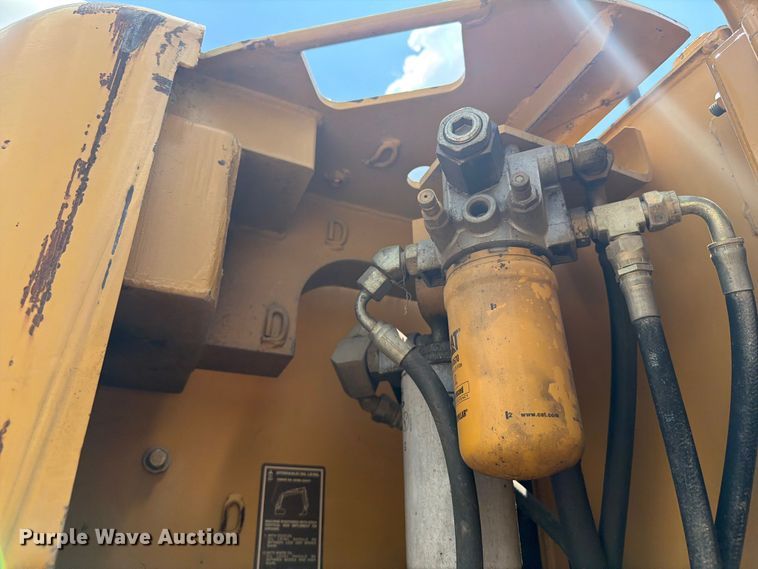 image for item FI0284 2004 Caterpillar 321C LCR excavator
