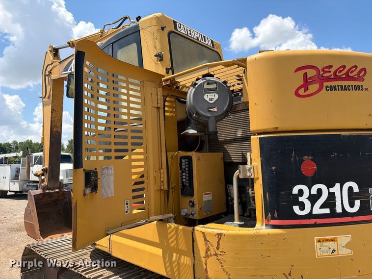 image for item FI0284 2004 Caterpillar 321C LCR excavator