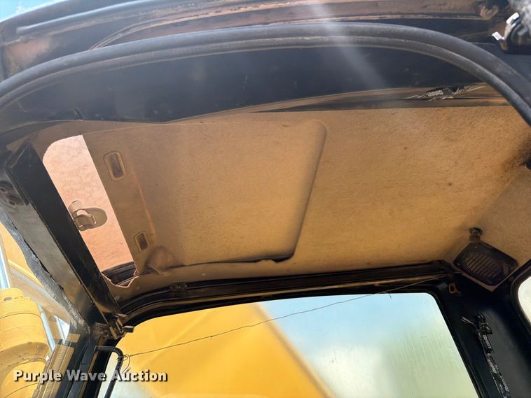 image for item FI0284 2004 Caterpillar 321C LCR excavator