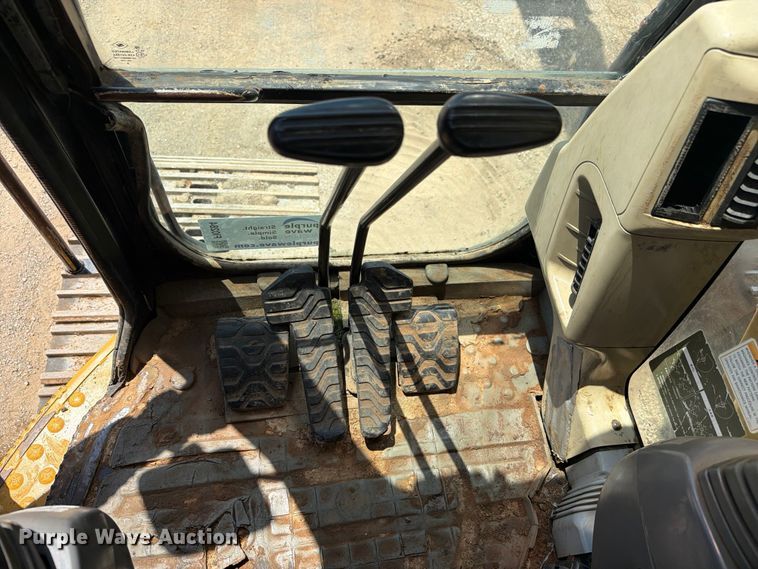 image for item FI0284 2004 Caterpillar 321C LCR excavator