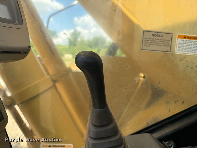 image for item FI0284 2004 Caterpillar 321C LCR excavator