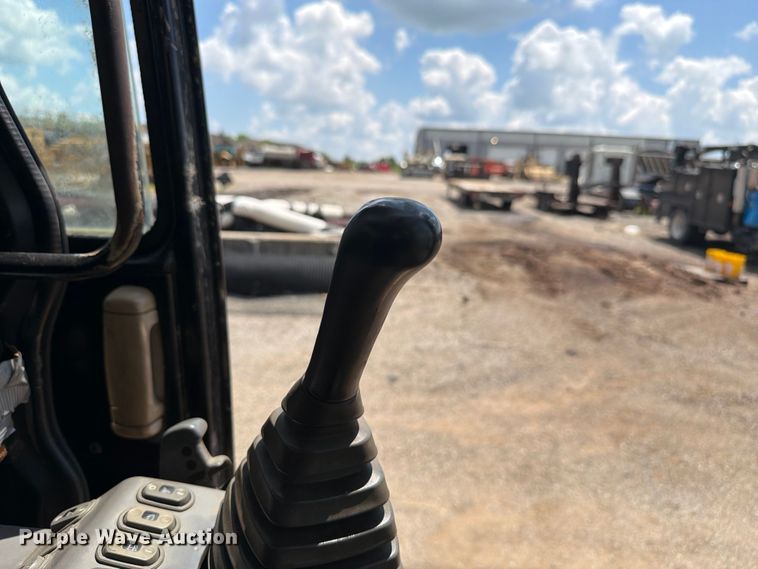 image for item FI0284 2004 Caterpillar 321C LCR excavator