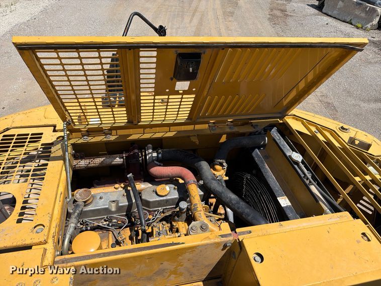 image for item FI0284 2004 Caterpillar 321C LCR excavator