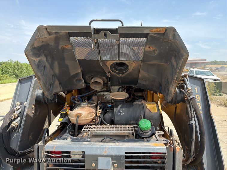 image for item FI0313 2019 John Deere 331G tracked skid steer loader