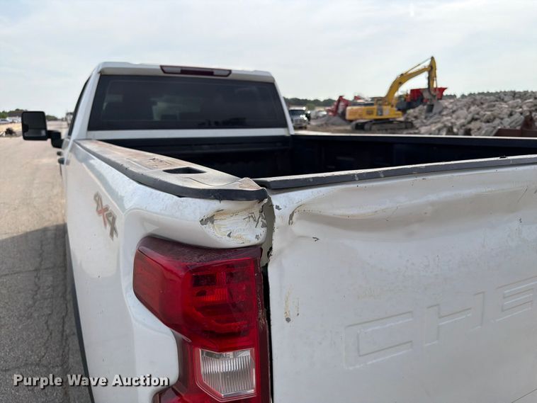 image for item FI0314 2020 Chevrolet Silverado 2500HD Crew Cab pickup truck