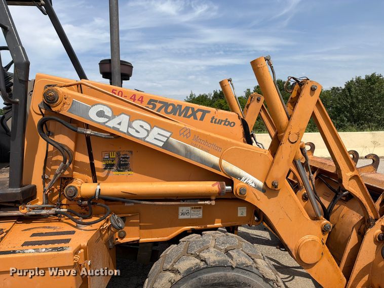 image for item FI0315 2007 Case 570M XT landscape tractor