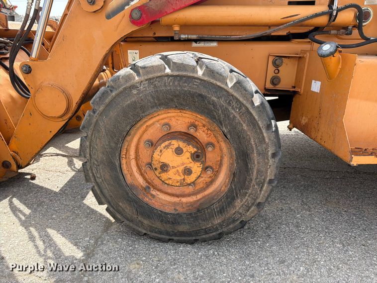 image for item FI0315 2007 Case 570M XT landscape tractor