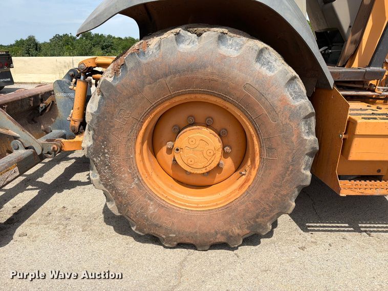 image for item FI0315 2007 Case 570M XT landscape tractor