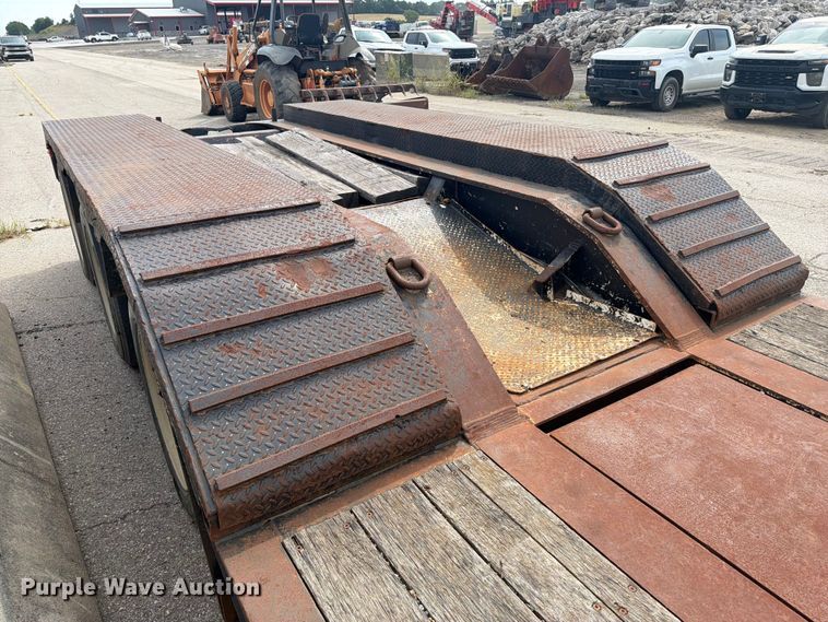 image for item FI0316 2007 Trail King TK110HDG-533 lowboy equipment trailer