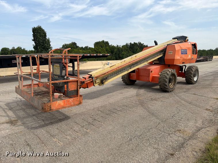 2011 JLG 600S boom lift