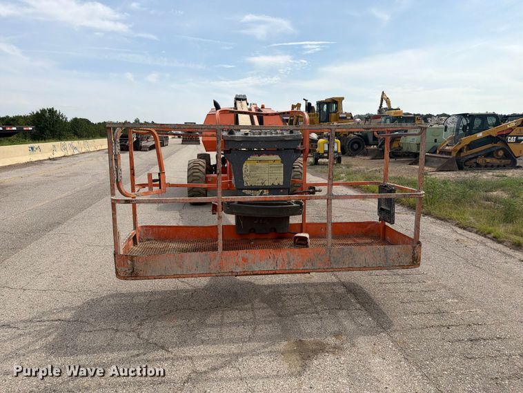 image for item FI0317 2011 JLG 600S boom lift