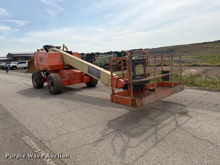 image for item FI0317 2011 JLG 600S boom lift