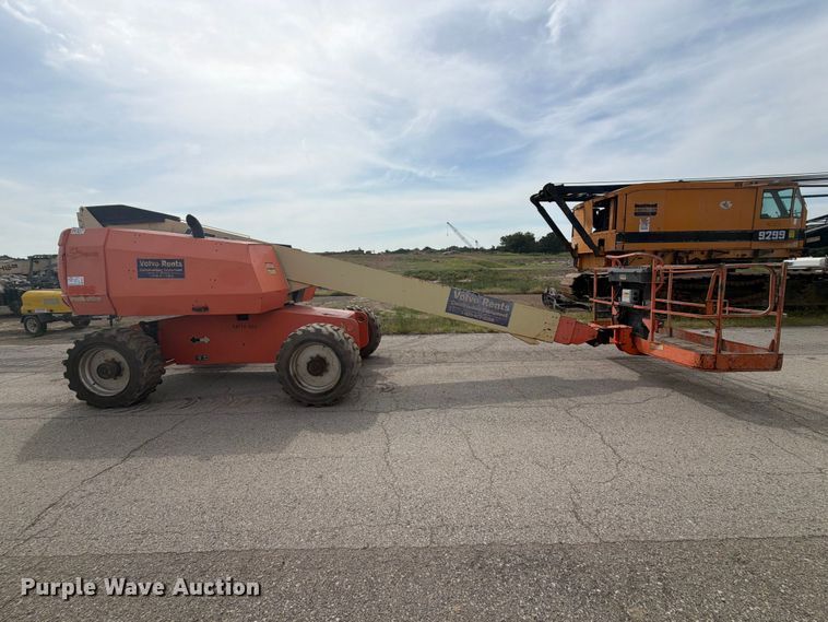image for item FI0317 2011 JLG 600S boom lift