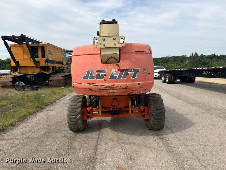 image for item FI0317 2011 JLG 600S boom lift