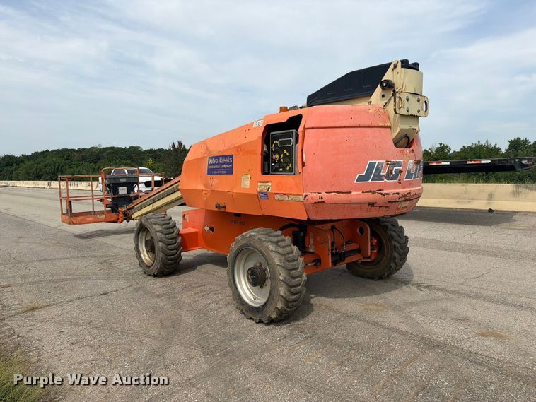 image for item FI0317 2011 JLG 600S boom lift