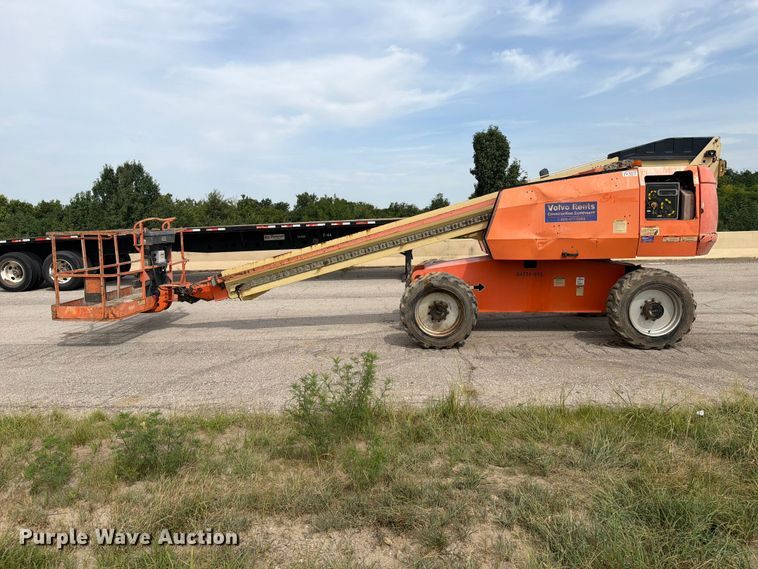 image for item FI0317 2011 JLG 600S boom lift