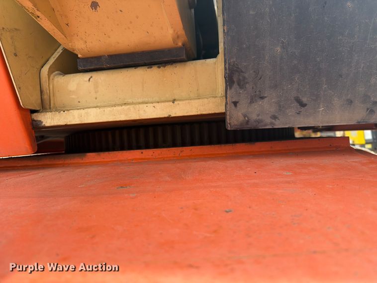 image for item FI0317 2011 JLG 600S boom lift