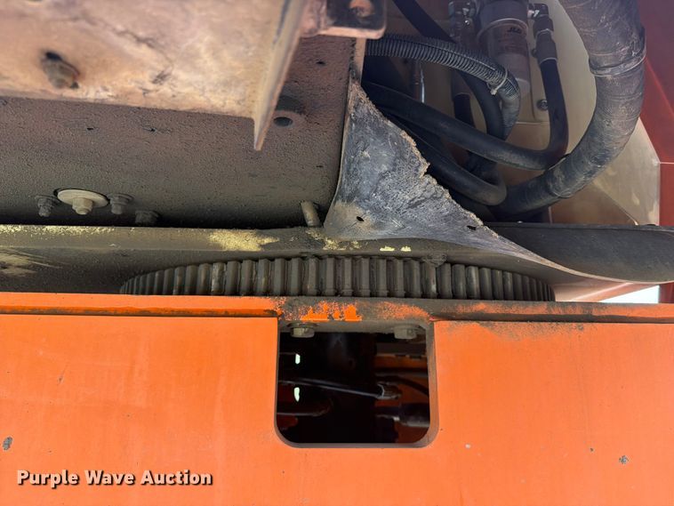 image for item FI0317 2011 JLG 600S boom lift