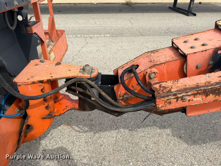 image for item FI0317 2011 JLG 600S boom lift