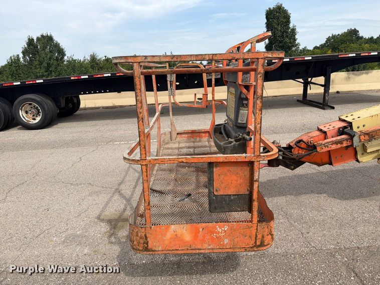 image for item FI0317 2011 JLG 600S boom lift