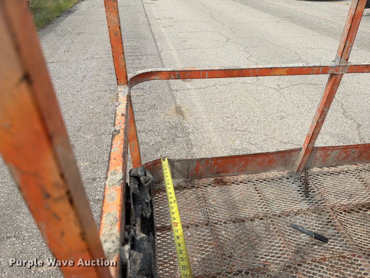 image for item FI0317 2011 JLG 600S boom lift