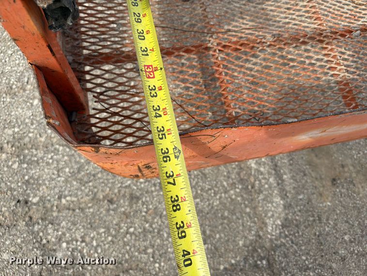 image for item FI0317 2011 JLG 600S boom lift