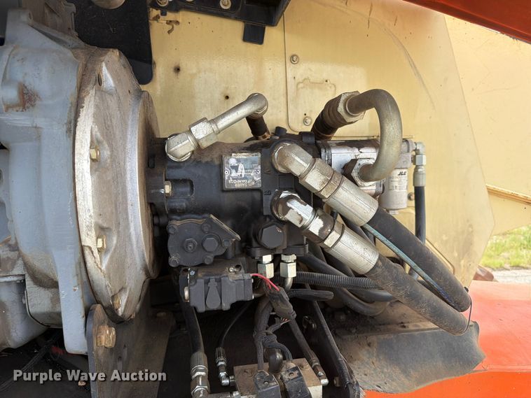 image for item FI0317 2011 JLG 600S boom lift