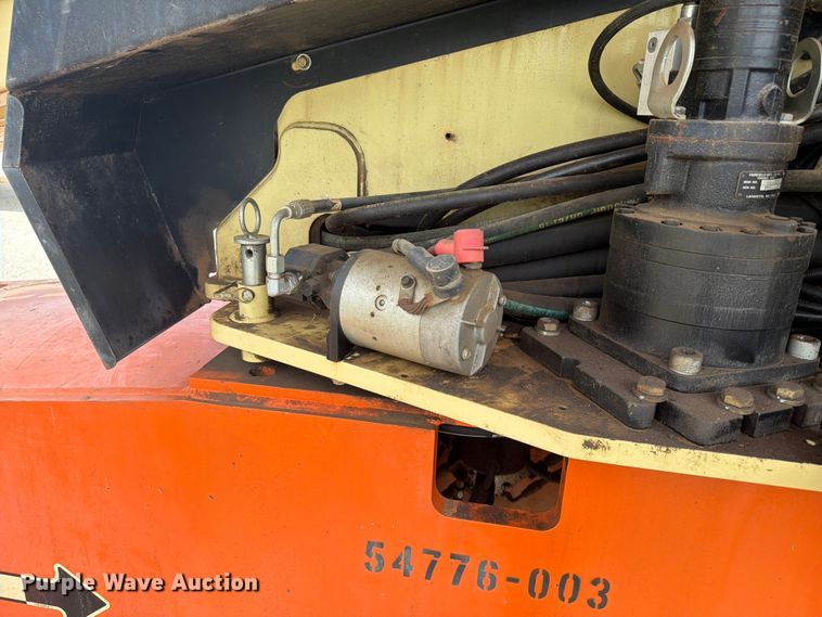 image for item FI0317 2011 JLG 600S boom lift
