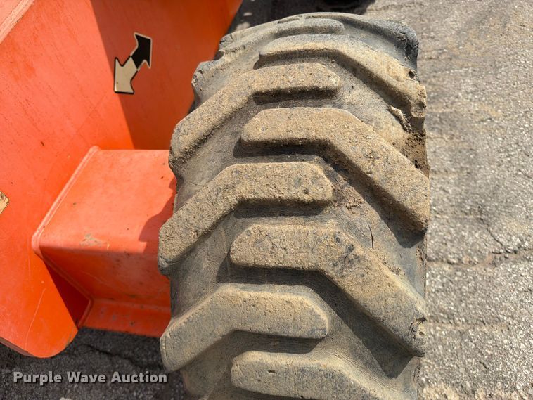 image for item FI0317 2011 JLG 600S boom lift