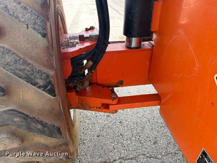 image for item FI0317 2011 JLG 600S boom lift