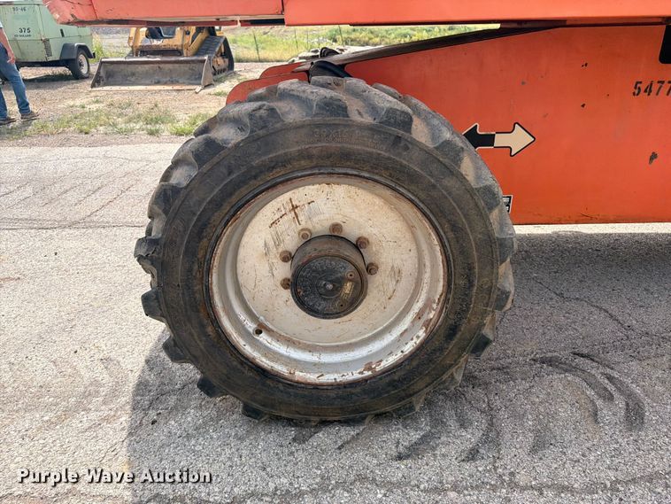 image for item FI0317 2011 JLG 600S boom lift