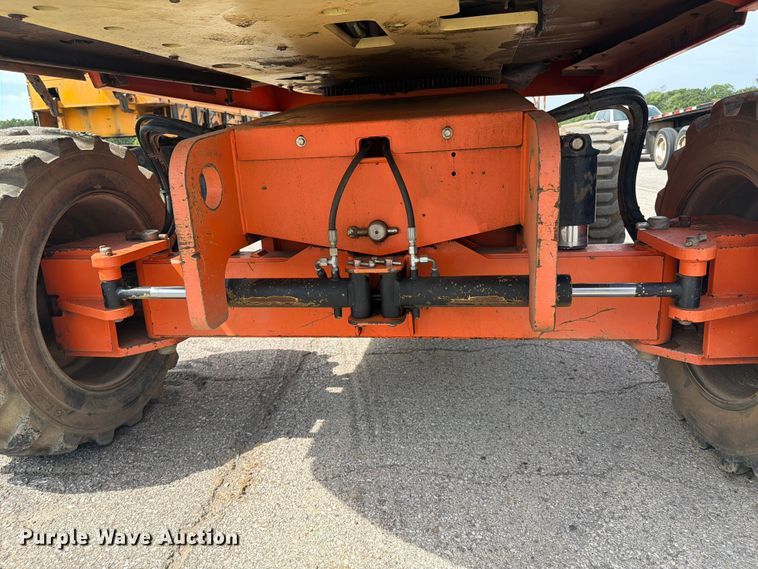image for item FI0317 2011 JLG 600S boom lift