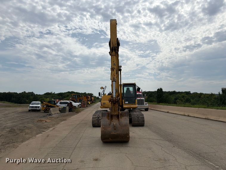 image for item FI0319 2009 Komatsu PC220LC-8 excavator