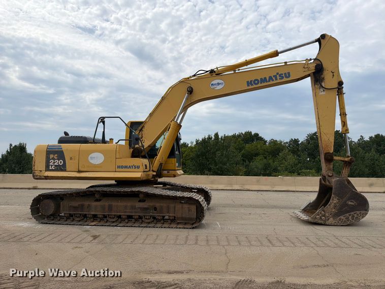image for item FI0319 2009 Komatsu PC220LC-8 excavator