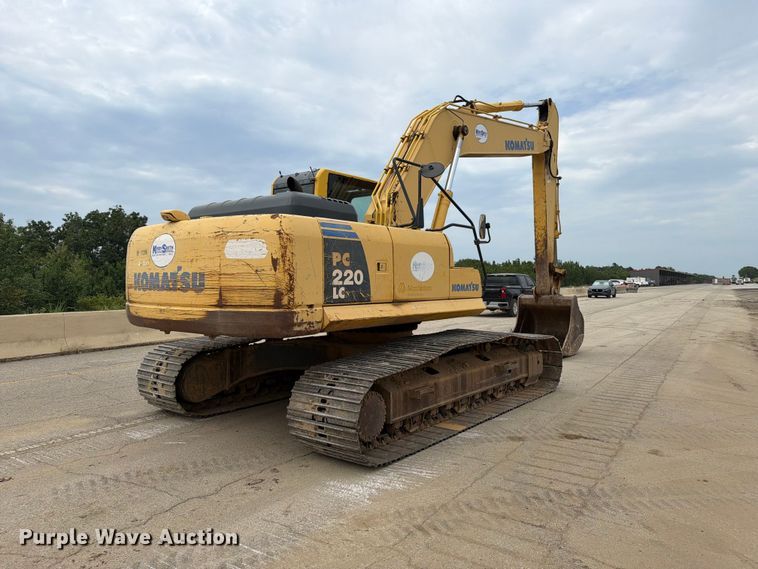 image for item FI0319 2009 Komatsu PC220LC-8 excavator