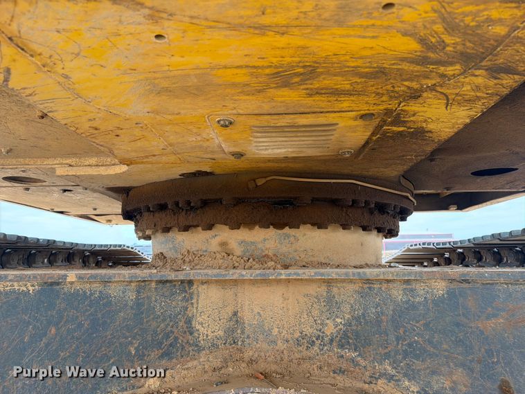 image for item FI0319 2009 Komatsu PC220LC-8 excavator