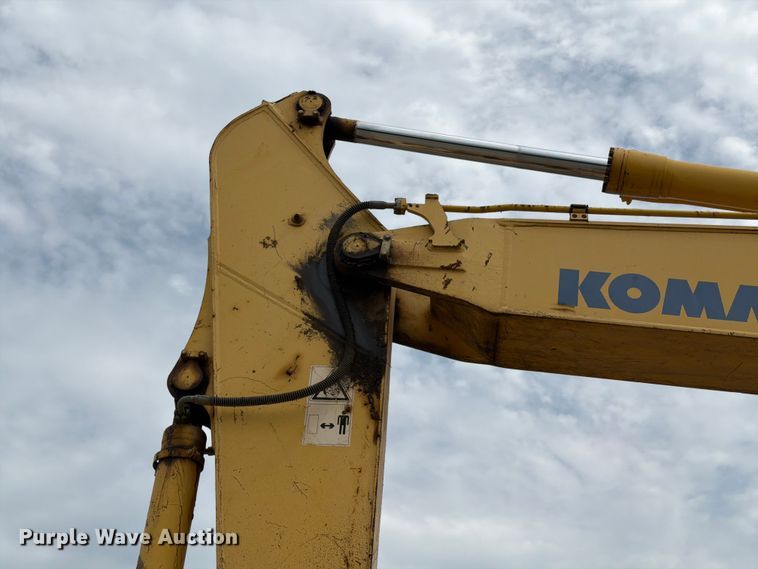 image for item FI0319 2009 Komatsu PC220LC-8 excavator