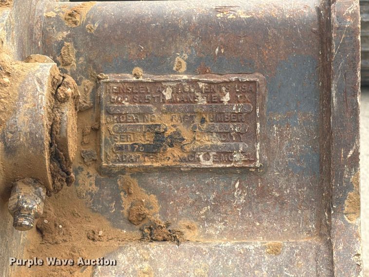 image for item FI0319 2009 Komatsu PC220LC-8 excavator