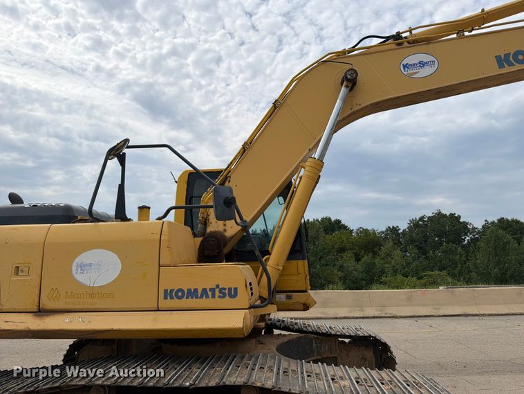 image for item FI0319 2009 Komatsu PC220LC-8 excavator