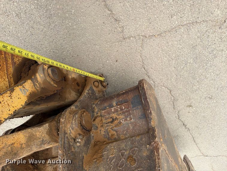 image for item FI0319 2009 Komatsu PC220LC-8 excavator
