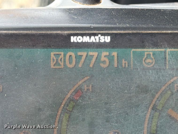 image for item FI0319 2009 Komatsu PC220LC-8 excavator