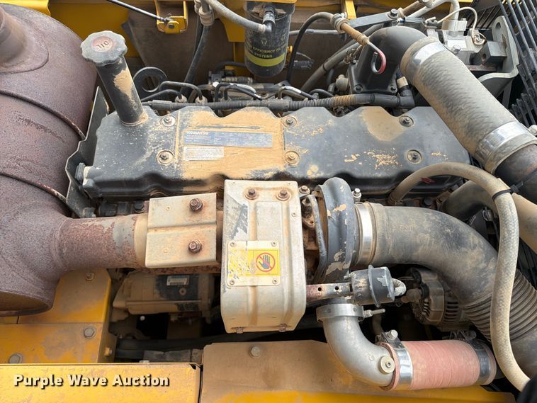 image for item FI0319 2009 Komatsu PC220LC-8 excavator