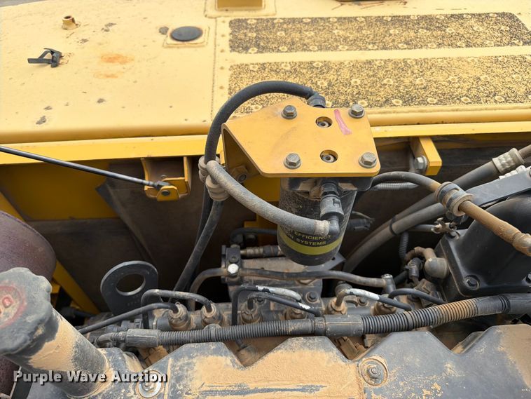 image for item FI0319 2009 Komatsu PC220LC-8 excavator