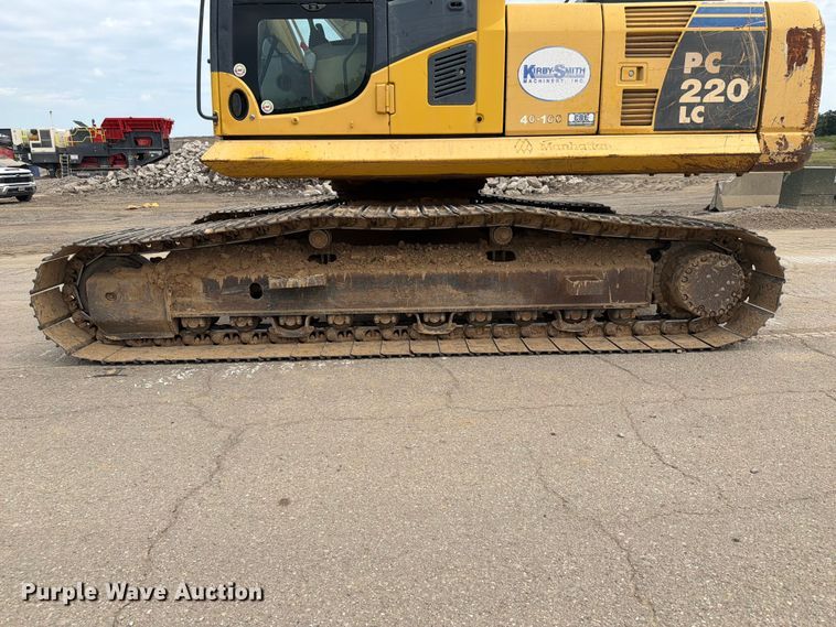 image for item FI0319 2009 Komatsu PC220LC-8 excavator