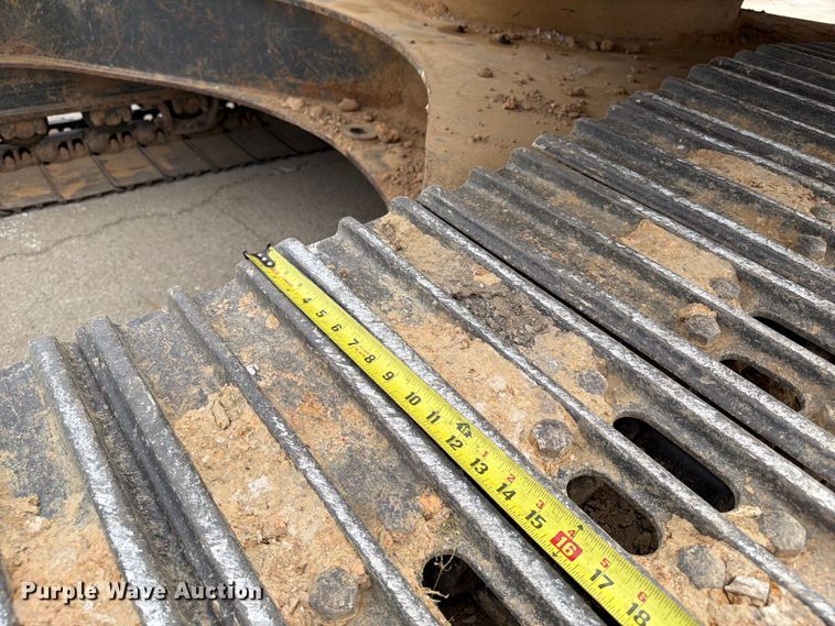 image for item FI0319 2009 Komatsu PC220LC-8 excavator
