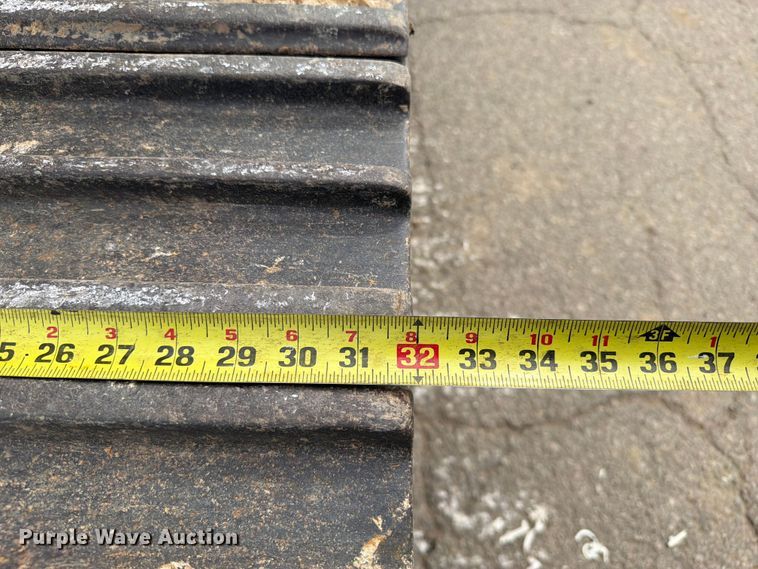 image for item FI0319 2009 Komatsu PC220LC-8 excavator