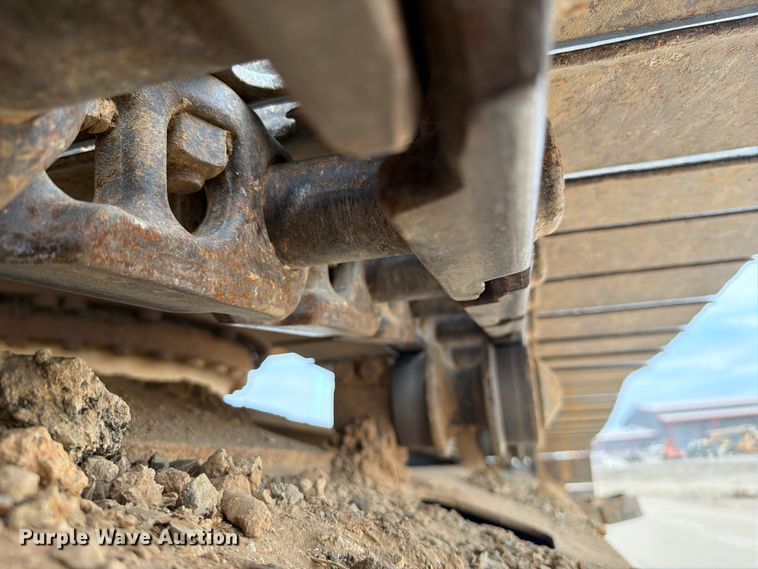 image for item FI0319 2009 Komatsu PC220LC-8 excavator